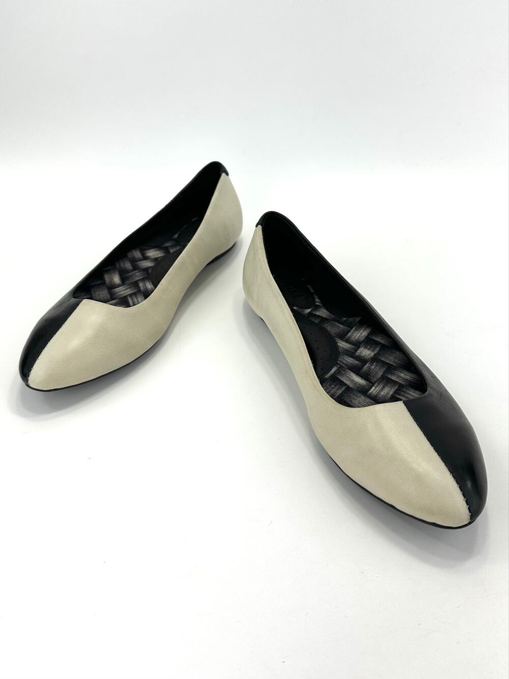 Born Ballet Flats Size 7/37 Black/White Leather Ballerina Comfort Cushioned